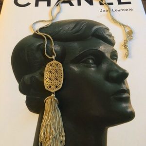 Kendra Scott necklace !